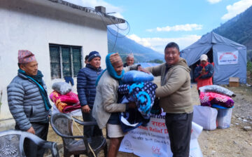 भूकम्प पीडितलाई राहत सामग्री सहयोग